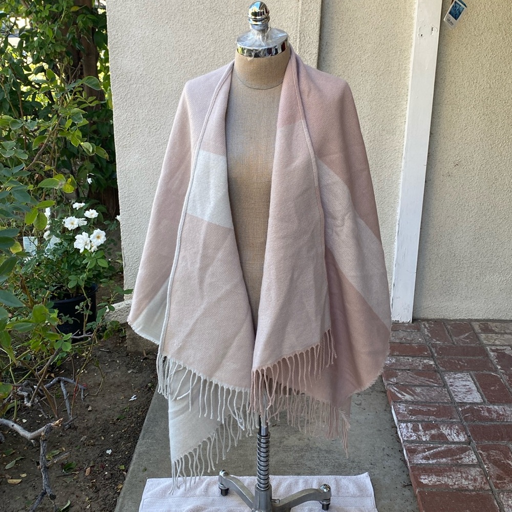 NWT Soia & Kyo gorgeous wrap/shawl from Barney’s New York. - Picture 3 of 14
